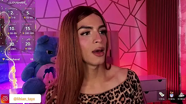 LIHIAN TAY online show from October 25, 4:02 pm