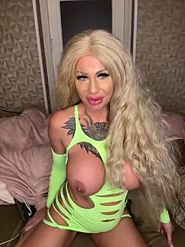 dutchbarbie online show from September 26, 9:30 pm