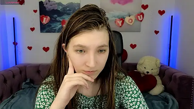 Snapshot of Mia_Myles chatting on February 14, 10:45 am Mia Myles online show from February 14, 10:45 am