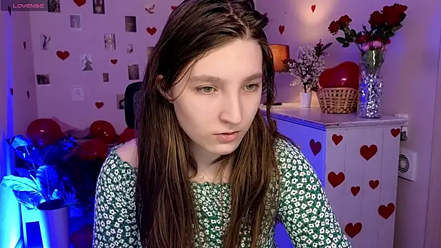 Snapshot of Mia_Myles chatting on February 18, 10:33 am Mia Myles online show from February 18, 10:33 am