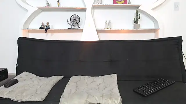 PRETTY SEX1 online show from November 24, 1:33 pm