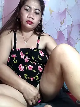 sexybitch 02 online show from April 6, 7:15 pm