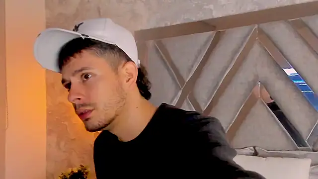 nils saint online show from November 18, 4:39 am