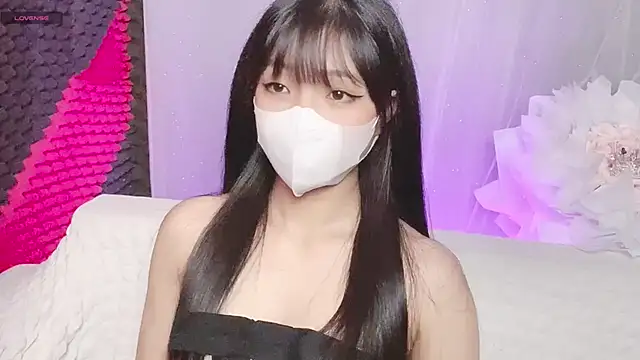 Snapshot of kemybaby chatting on November 3, 6:09 pm kemybaby online show from November 3, 6:09 pm