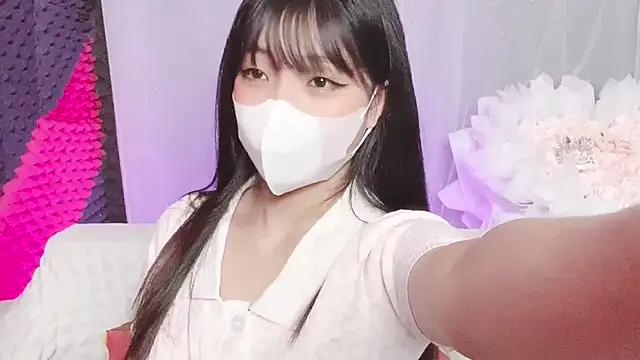 Snapshot of kemybaby chatting on November 6, 2:45 am kemybaby online show from November 6, 2:45 am