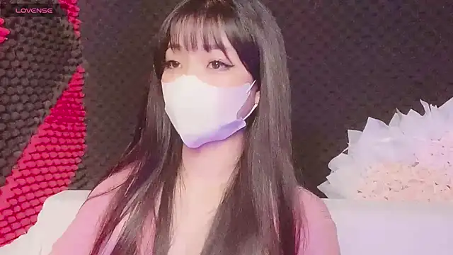 Snapshot of kemybaby chatting on November 24, 2:33 am kemybaby online show from November 24, 2:33 am