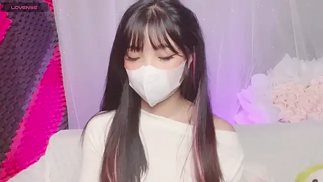 Snapshot of kemybaby chatting on November 26, 2:45 am kemybaby online show from November 26, 2:45 am