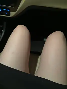 Snapshot of Meii-meyy chatting on December 21, 4:14 pm Meii-meyy online show from December 21, 4:14 pm