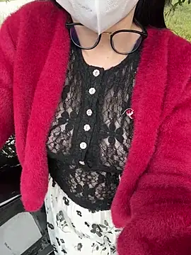 Snapshot of Meii-meyy chatting on February 7, 9:46 am Meii-meyy online show from February 7, 9:46 am