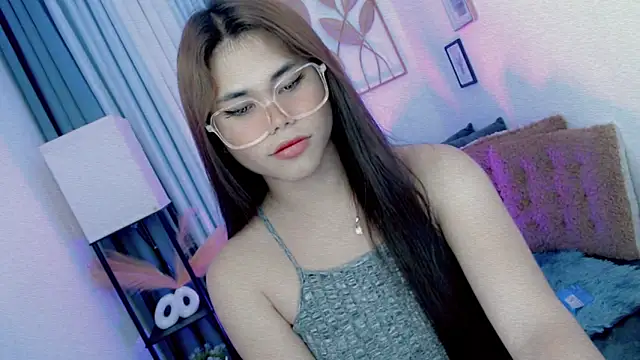 PrettyBlythes TS online show from April 10, 9:25 am