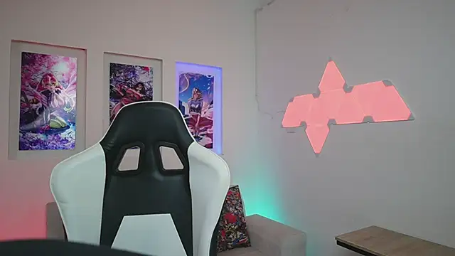 Snapshot of NicoleCrawft chatting on September 10, 7:03 pm NicoleCrawft online show from September 10, 7:03 pm