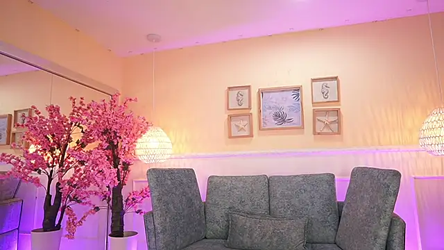 Snapshot of NicoleCrawft chatting on November 11, 7:36 pm NicoleCrawft online show from November 11, 7:36 pm