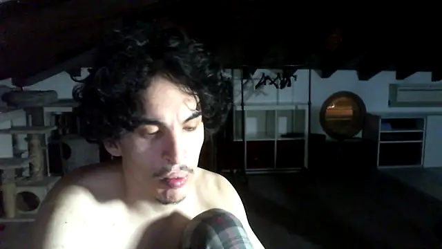 juandipietroz1 online show from March 25, 6:25 pm