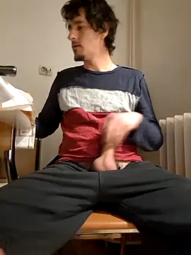 Snapshot of hugecock4u1990 chatting on March 1, 4:36 am hugecock4u1990 online show from March 1, 4:36 am