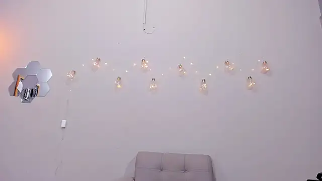 Snapshot of alianim chatting on November 24, 7:41 am alianim online show from November 24, 7:41 am