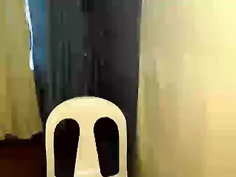 Snapshot of lovelyallena07 chatting on April 22, 2:14 am lovelyallena07 online show from April 22, 2:14 am