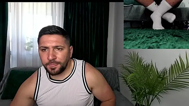 Snapshot of Gold_Alpha_Boy chatting on June 3, 2:33 pm Gold Alpha Boy online show from June 3, 2:33 pm