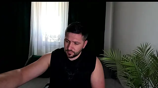 Snapshot of Gold_Alpha_Boy chatting on June 11, 5:27 am Gold Alpha Boy online show from June 11, 5:27 am