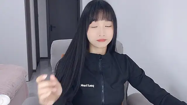 Snapshot of Lisa-3333 chatting on December 21, 1:40 pm Lisa-3333 online show from December 21, 1:40 pm