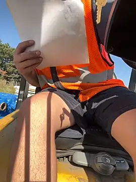 Snapshot of PuttieIn chatting on September 29, 4:01 pm PuttieIn online show from September 29, 4:01 pm