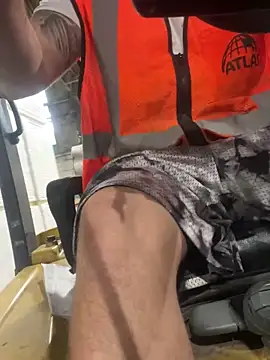 Snapshot of PuttieIn chatting on September 30, 1:16 pm PuttieIn online show from September 30, 1:16 pm