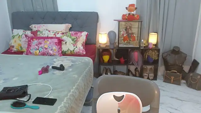 Snapshot of Lustfulcassy chatting on September 12, 12:00 am Lustfulcassy online show from September 12, 12:00 am