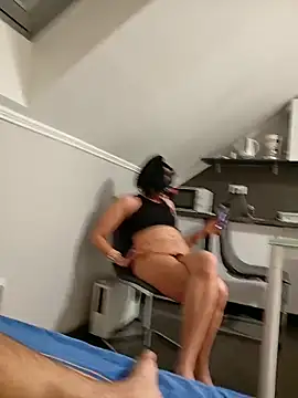 Snapshot of Sandrasweetgirl chatting on February 2, 5:11 pm Sandrasweetgirl online show from February 2, 5:11 pm