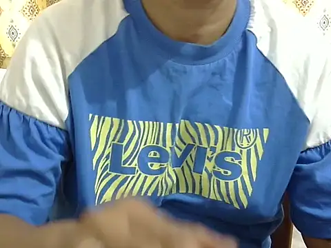 Snapshot of CHAMELI4747 chatting on May 10, 9:14 am CHAMELI4747 online show from May 10, 9:14 am