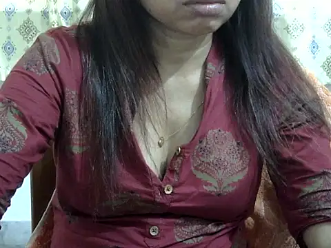 Snapshot of CHAMELI4747 chatting on May 11, 9:04 am CHAMELI4747 online show from May 11, 9:04 am