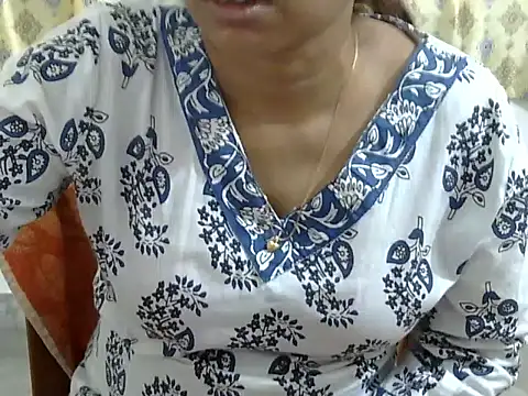Snapshot of CHAMELI4747 chatting on July 7, 9:13 am CHAMELI4747 online show from July 7, 9:13 am