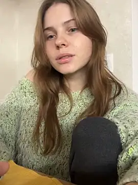 Snapshot of Delilah_Leila chatting on November 15, 9:32 pm Delilah Leila online show from November 15, 9:32 pm