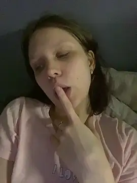 Snapshot of Lunliss chatting on October 19, 3:34 pm Lunliss online show from October 19, 3:34 pm