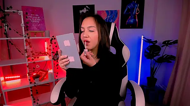 Snapshot of CindySparkl chatting on October 7, 3:47 am CindySparkl online show from October 7, 3:47 am