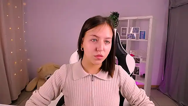 Snapshot of CindySparkl chatting on October 21, 3:51 am CindySparkl online show from October 21, 3:51 am