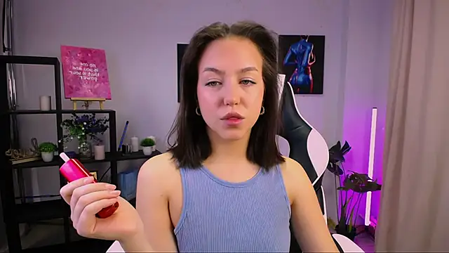 Snapshot of CindySparkl chatting on November 19, 4:56 am CindySparkl online show from November 19, 4:56 am