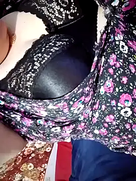 Snapshot of Hnonasix89 chatting on June 11, 8:51 pm Hnonasix89 online show from June 11, 8:51 pm