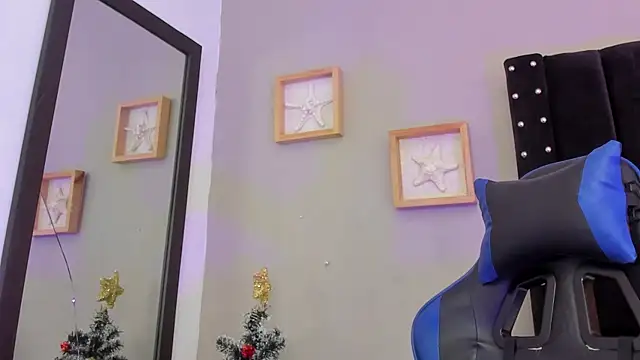 Snapshot of Mathewboy1 chatting on December 16, 7:08 pm Mathewboy1 online show from December 16, 7:08 pm