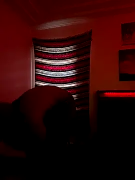 Snapshot of Taydagr8 chatting on December 14, 4:23 pm Taydagr8 online show from December 14, 4:23 pm