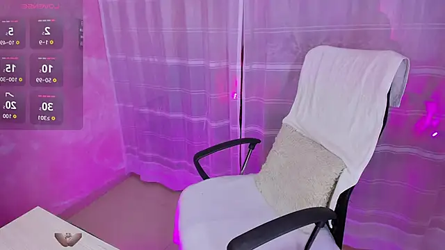 Snapshot of Adri_Tatto_ chatting on October 11, 7:34 pm Adri Tatto online show from October 11, 7:34 pm