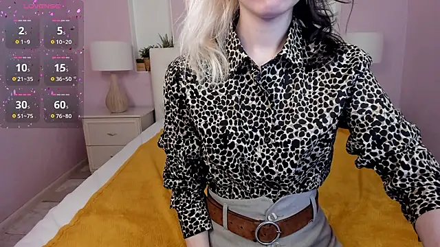 girl next doorr online show from March 13, 1:18 pm