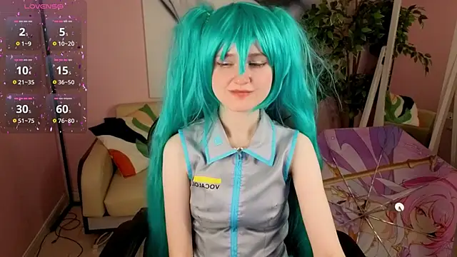 Snapshot of girl_next_doorr chatting on June 12, 1:21 pm girl next doorr online show from June 12, 1:21 pm