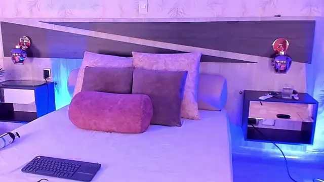 Adaa Stone online show from December 18, 3:45 am