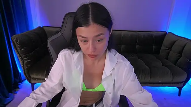 FataleNellie online show from September 18, 8:00 pm