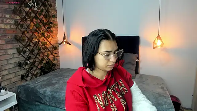 Lia Blake  online show from March 6, 12:01 pm