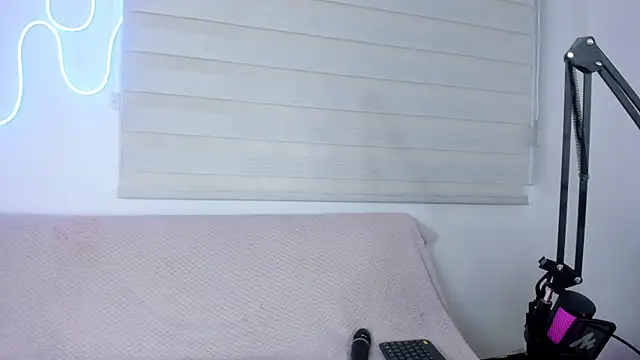 missweetpeach online show from January 17, 12:04 am