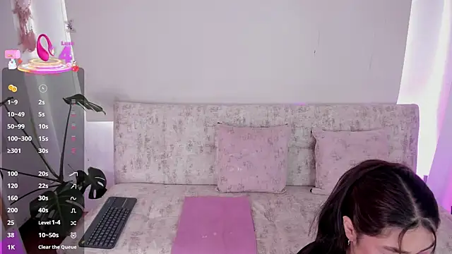 Snapshot of missweetpeach chatting on June 25, 9:30 pm missweetpeach online show from June 25, 9:30 pm