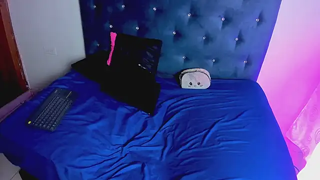 keith cute online show from April 1, 7:33 pm