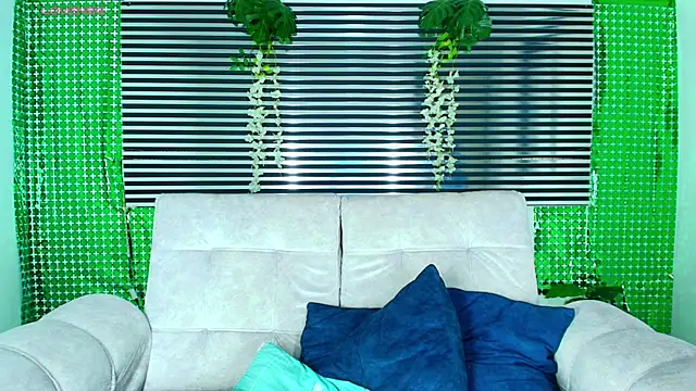 CamiiGuzmanX online show from March 23, 10:14 pm