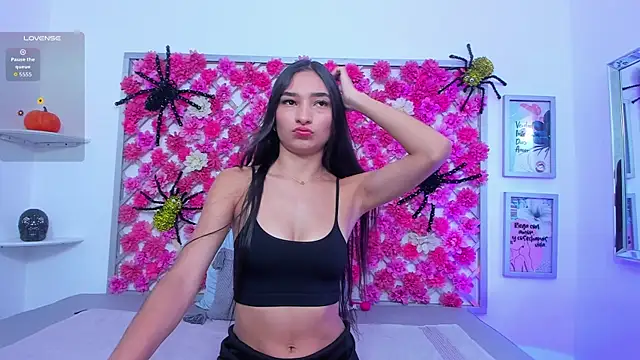 hannah miller 1 online show from October 27, 12:20 pm