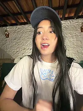 Snapshot of kaori_77 chatting on June 19, 5:23 am kaori 77 online show from June 19, 5:23 am